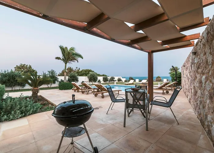 فيلة Deep Blue Villa لاخنيا